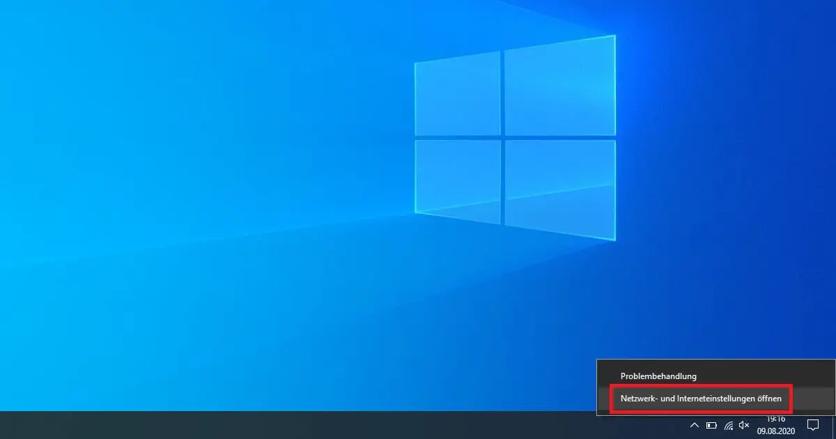 Das WLAN Symbol steht in der Taskleiste von Windows